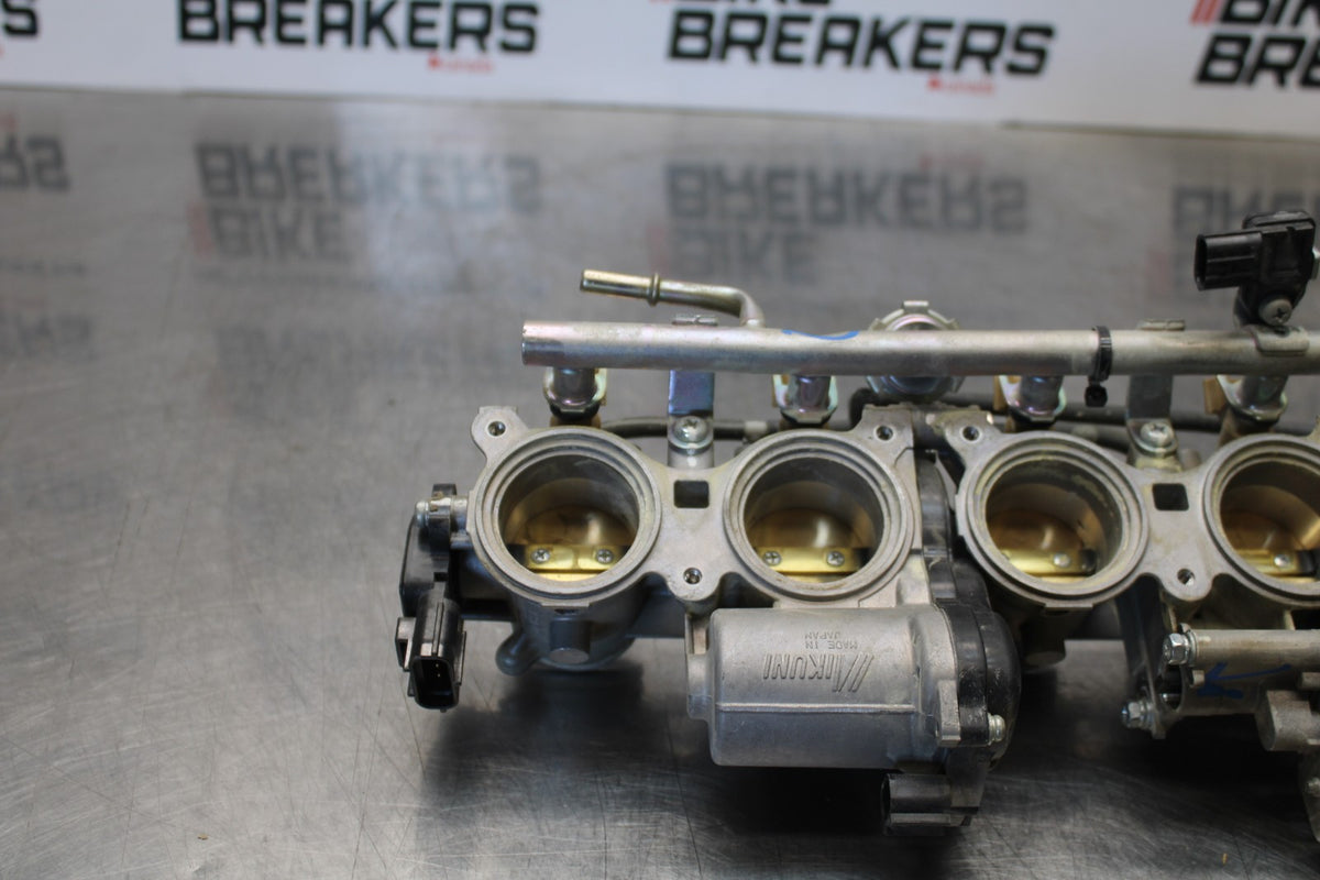 03-04 HONDA CBR600RR MAIN FUEL INJECTORS / THROTTLE BODIES BB661