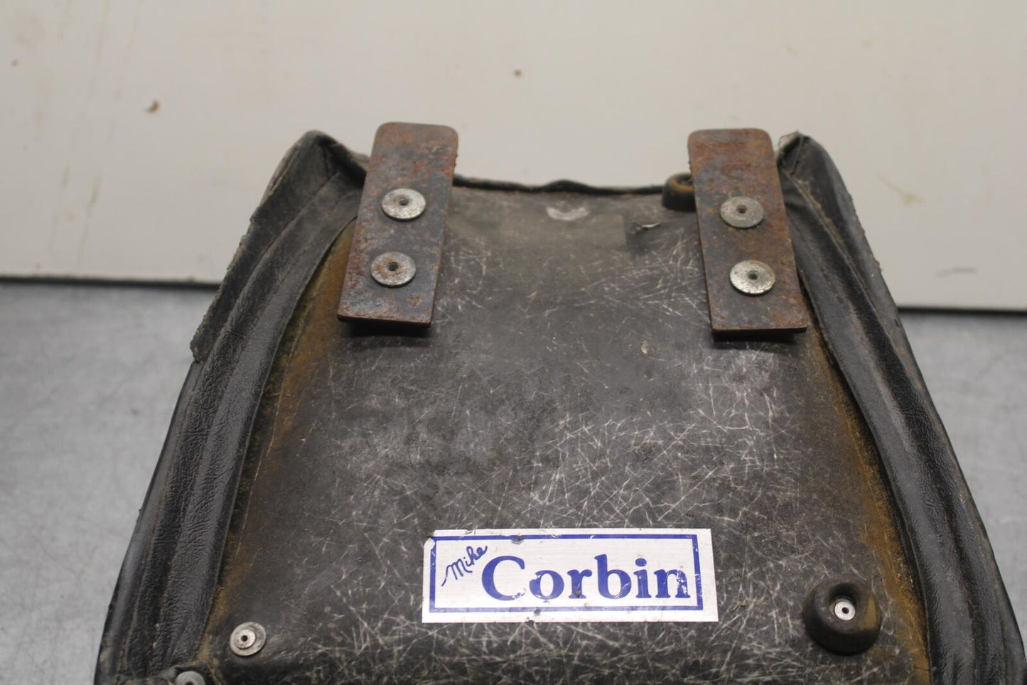 1988 Yamaha FZ600 FRONT DRIVERS SEAT PAD SADDLE BB601
