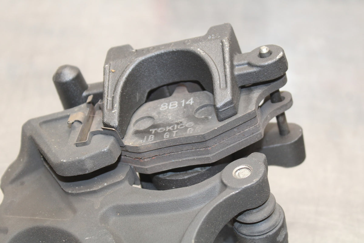 08-10 SUZUKI GSXR 600 REAR BACK BRAKE CALIPER W MOUNT BRACKET BB202
