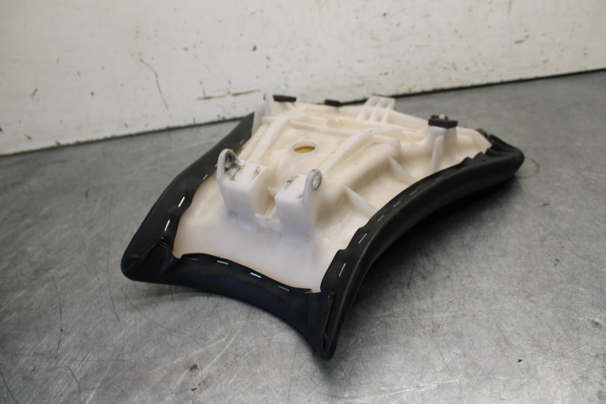 13-18 KAWASAKI NINJA ZX6R FRONT DRIVERS SEAT PAD SADDLE  BB682