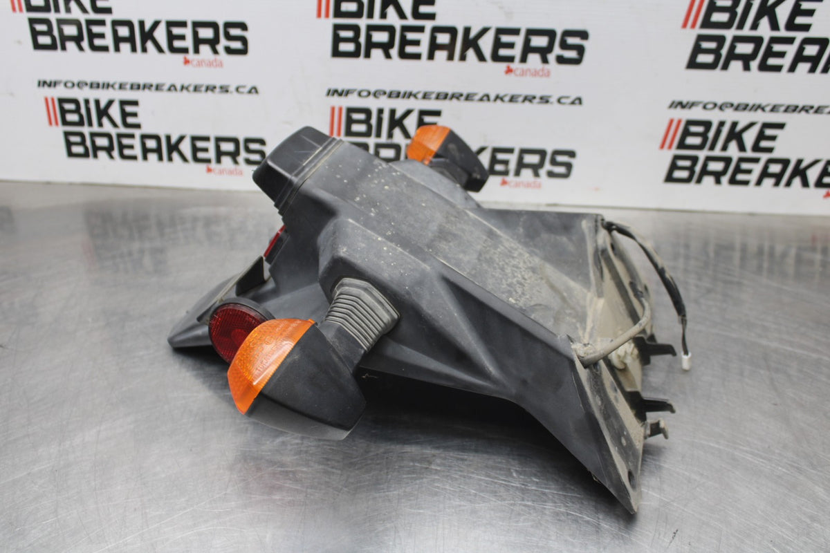 06 SUZUKI SV650S REAR BACK FENDER MUD GUARD BB783