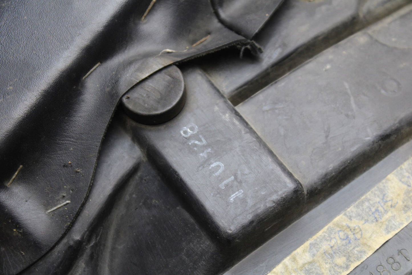 03-08 KAWASAKI VULCAN 1600 FRONT DRIVERS SEAT BB196