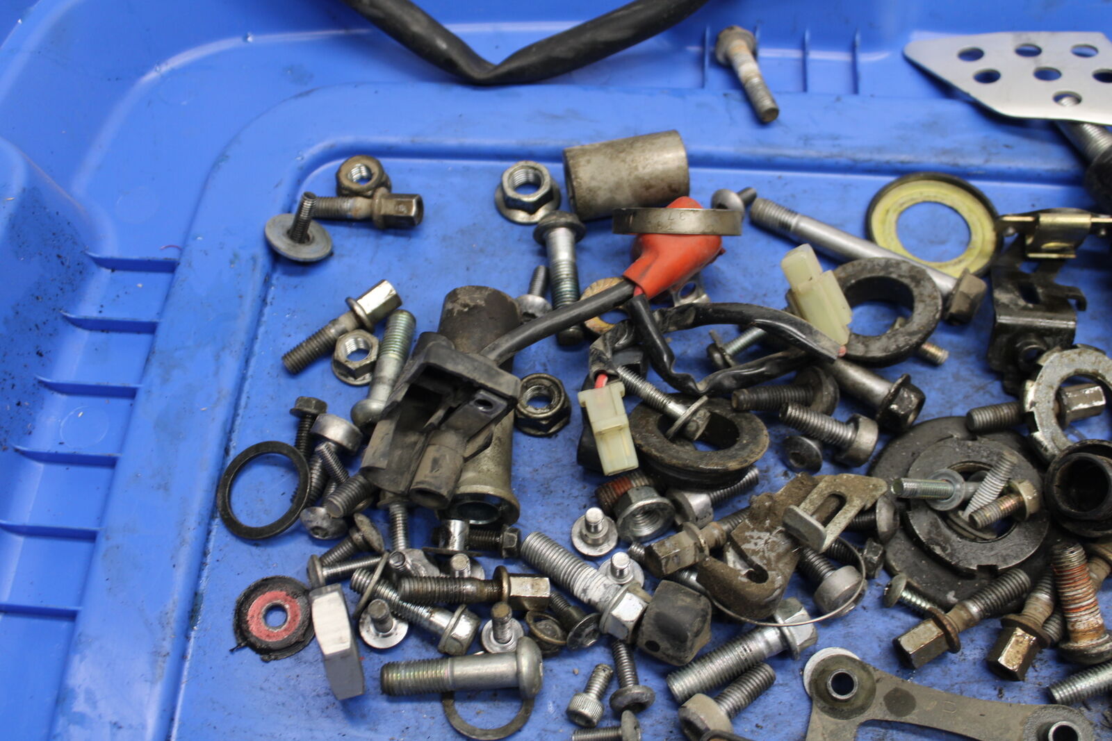 05-06 HONDA CBR600RR MOUNTING BOLTS HARDWARE MOTOR SCREWS BB739
