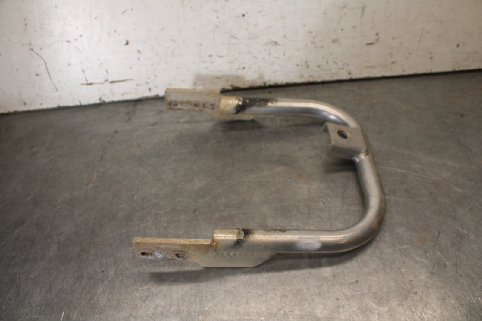 01-05 YAMAHA RAPTOR 660R REAR BACK BUMPER GRAB BAR BB695
