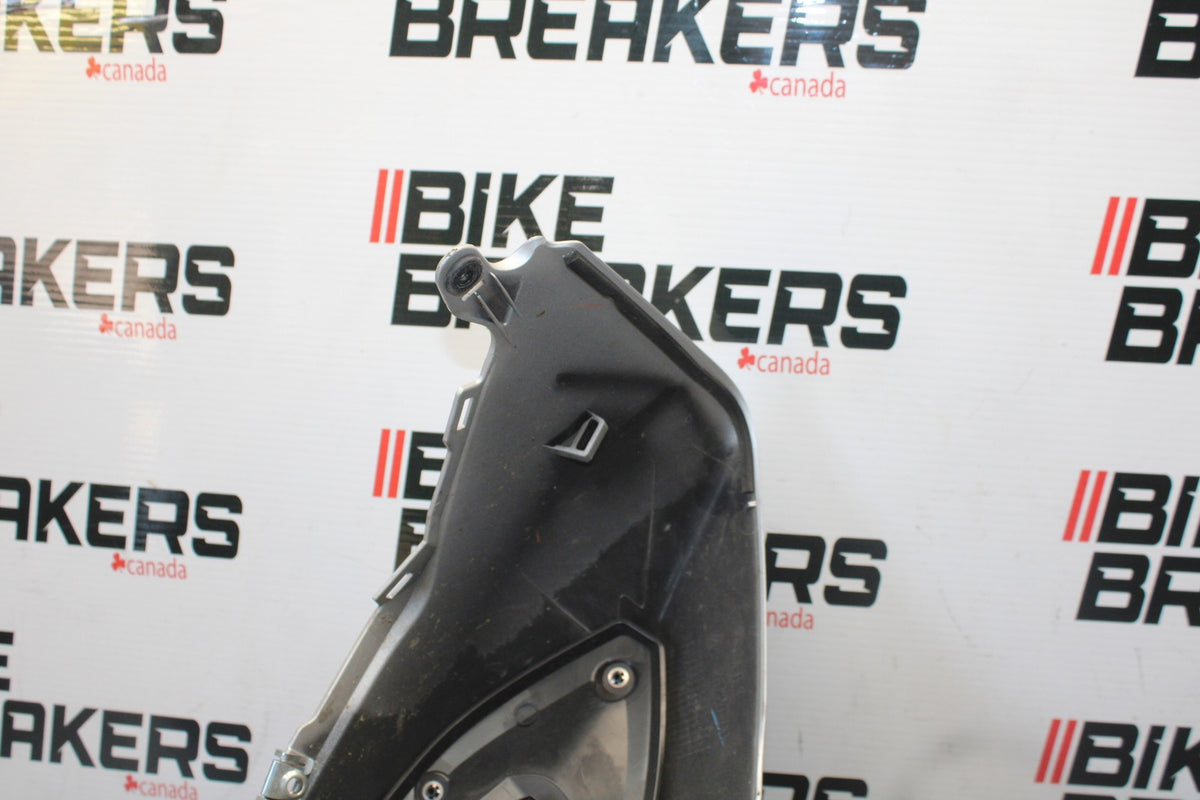 15-17 YAMAHA FJ09 RIGHT FRONT UPPER MID SIDE FAIRING COWL PLASTIC BB906