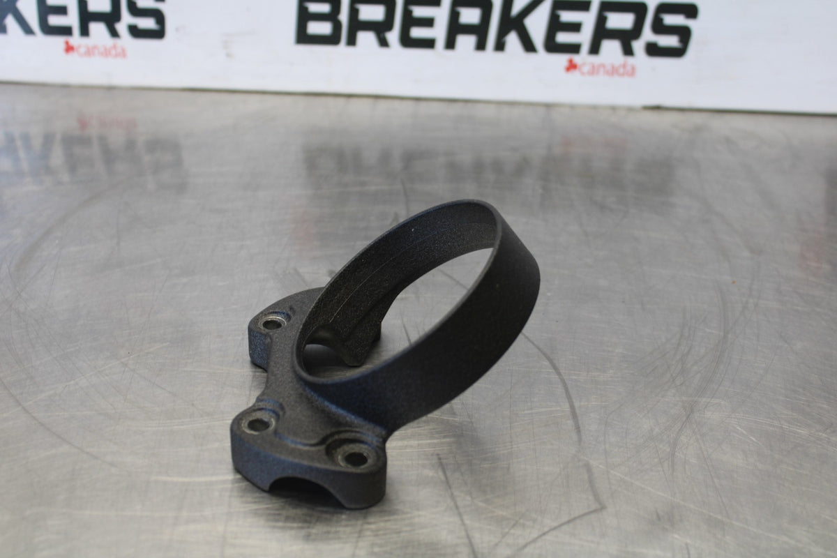 22 HARLEY-DAVIDSON SOFTAIL HANDLEBAR RISER CLAMP GAUGE HOLDER BB859