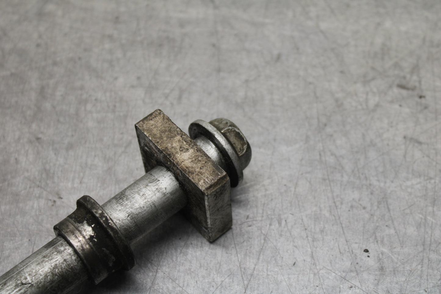 14-15 KAWASAKI NINJA 650 EX650F ABS REAR AXLE WHEEL RIM PIVOT BOLT AXEL BB741