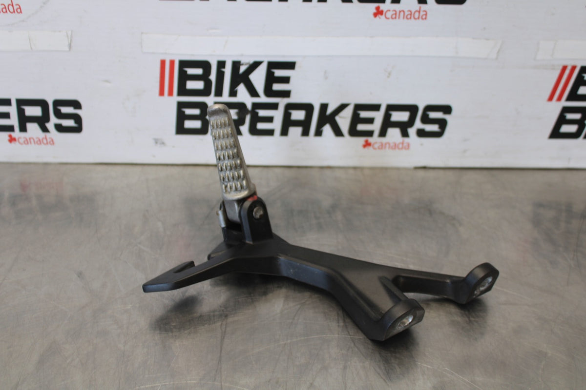 24-25 KAWASAKI NINJA 500 ABS LEFT REAR BACK PASSENGER PEG BB899
