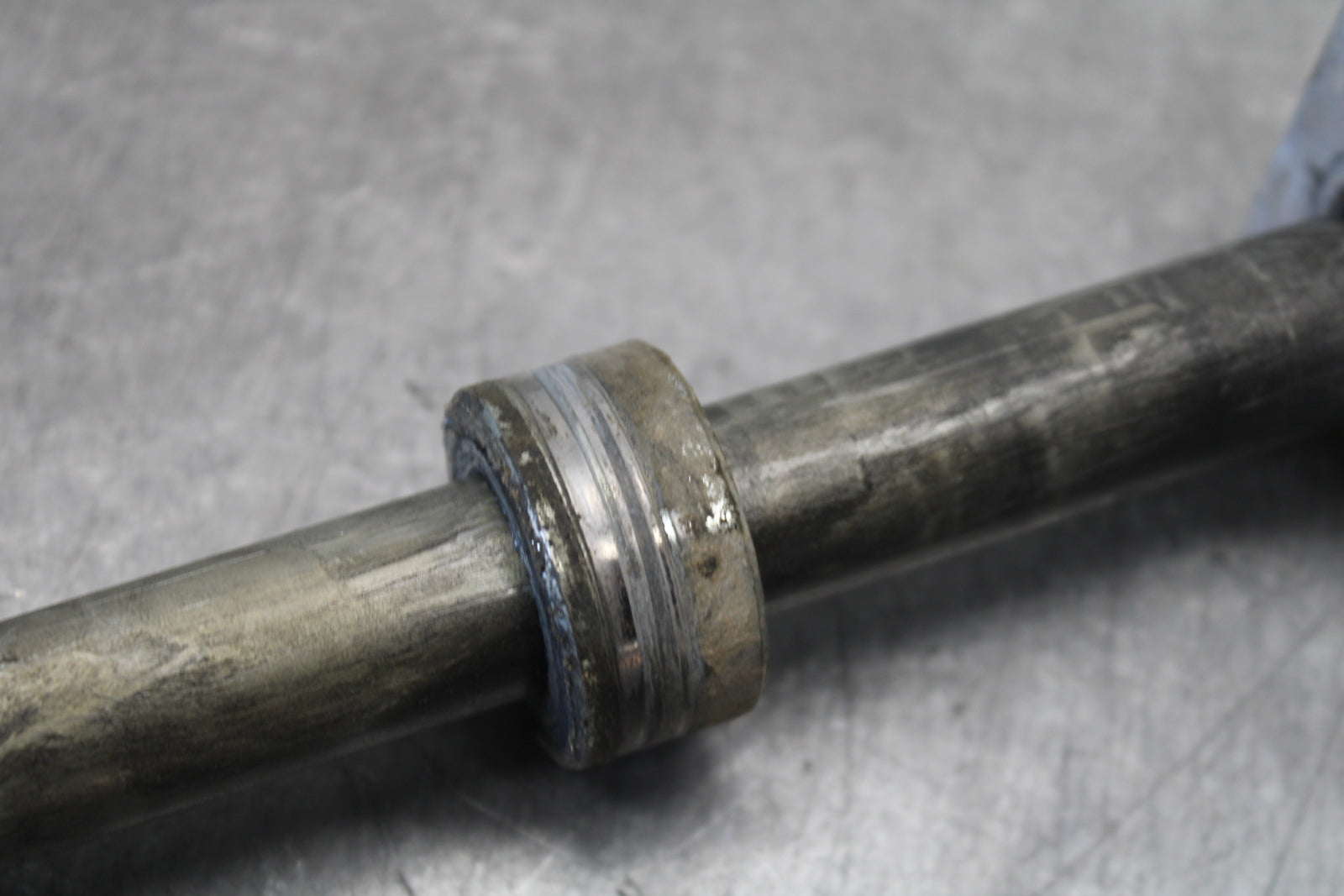 16-17 KAWASAKI VULCAN S 650 EN650 ABS REAR AXLE WHEEL RIM PIVOT BOLT AXEL  BB731