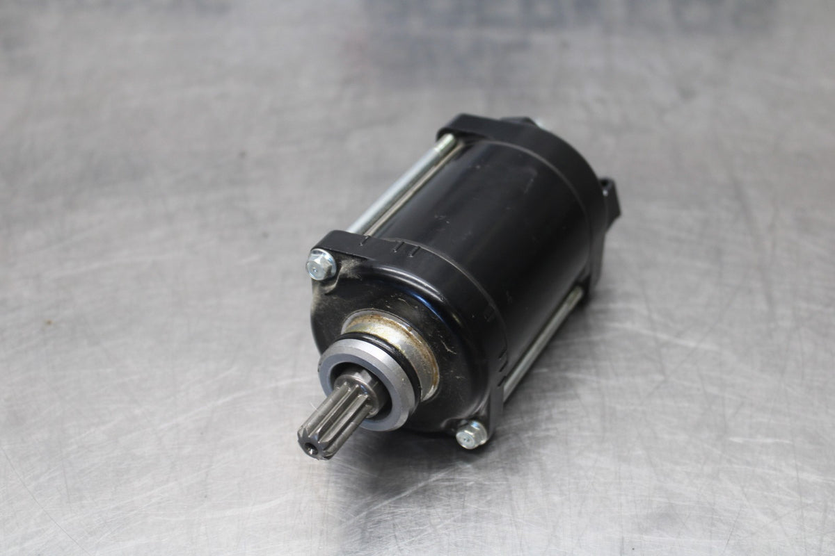 25 KAWASAKI Z900 ENGINE STARTING STARTER MOTOR -DC 12V BB928