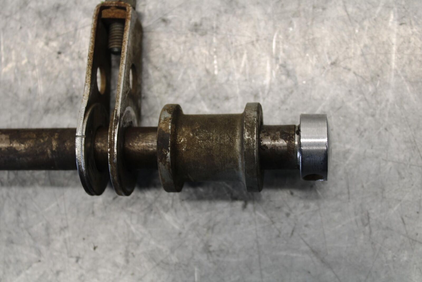 1974 Yamaha RD350 REAR AXLE BACK WHEEL RIM PIVOT BOLT AXEL BB53