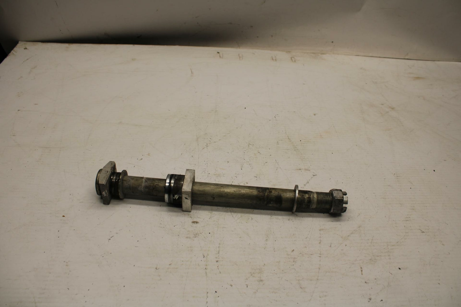 13-18 KAWASAKI NINJA ZX6R REAR AXLE BACK WHEEL RIM PIVOT BOLT AXEL BB353