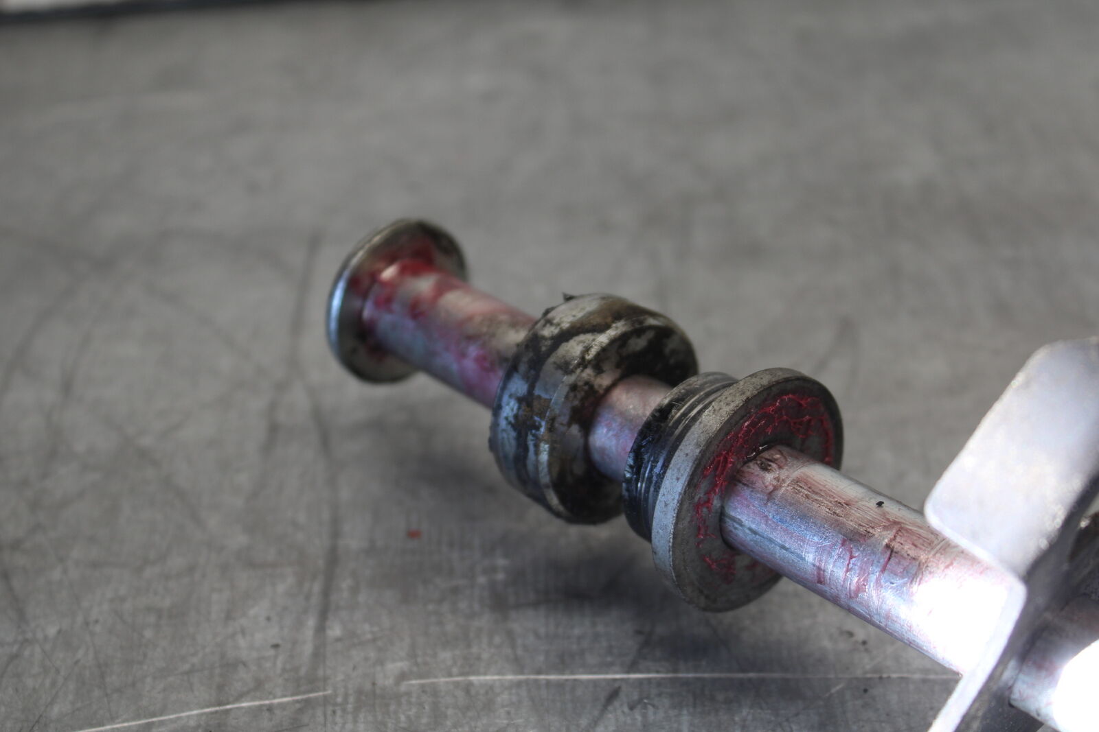 19-22 KAWASAKI Z400 REAR AXLE BACK WHEEL RIM PIVOT BOLT AXEL BB708