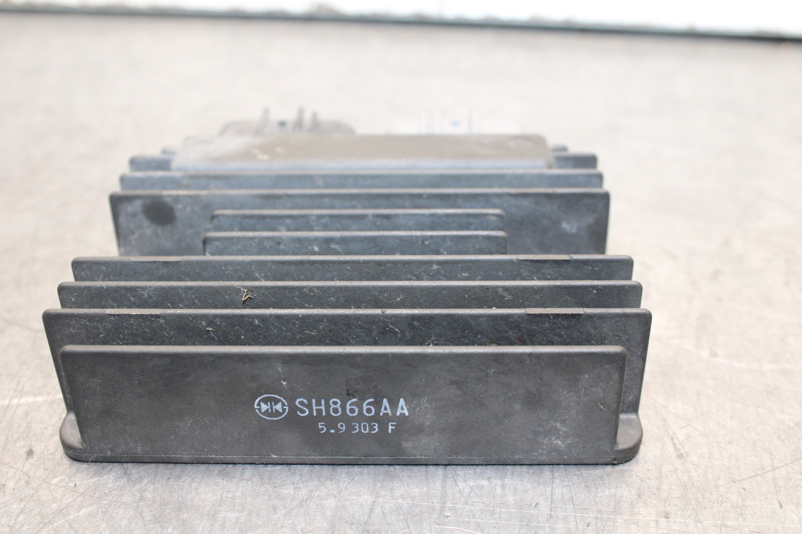 16 KAWASAKI NINJA ZX10R RECTIFIER VOLTAGE REGULATOR 21066-0748  BB650