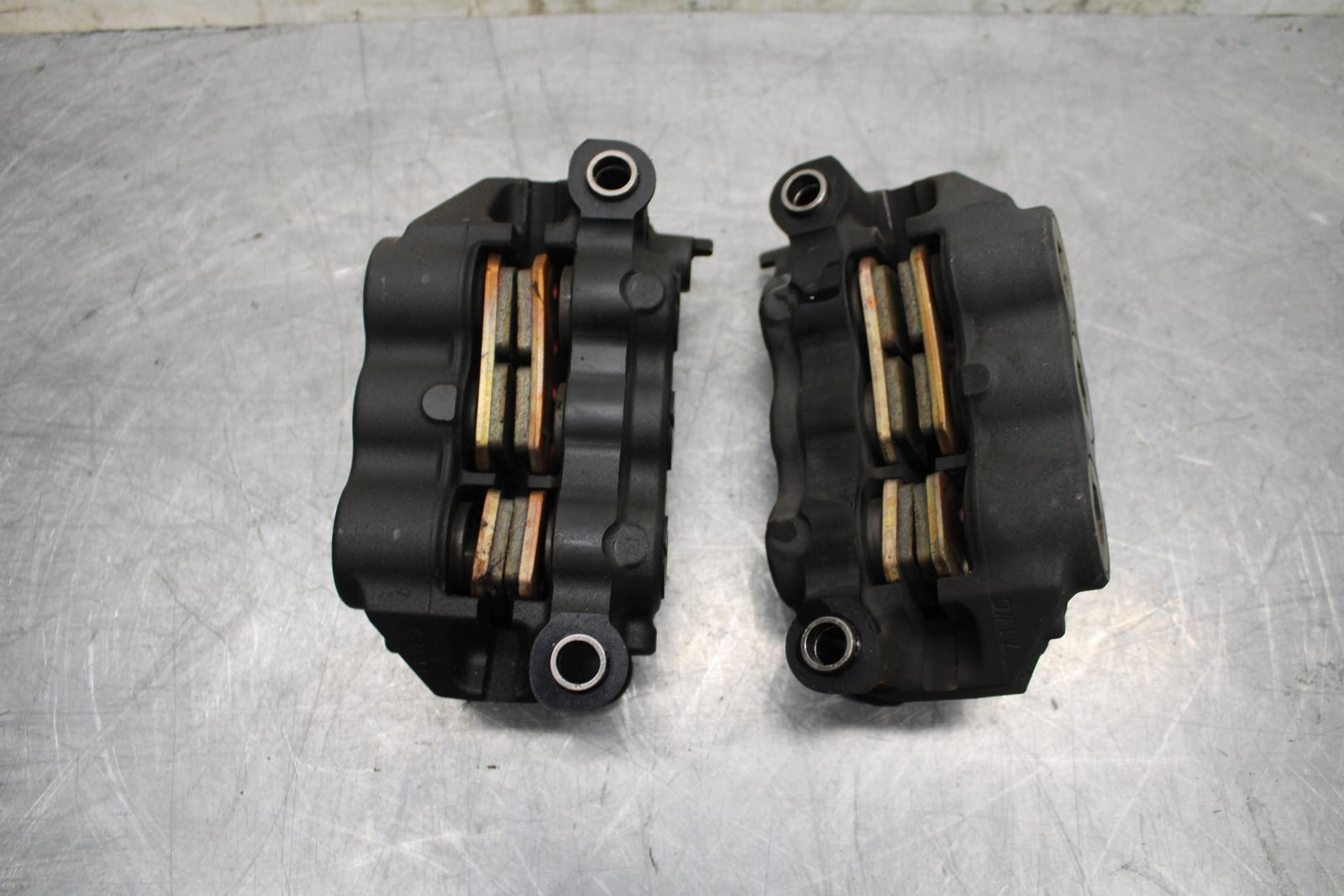 07-08 YAMAHA YZF R1 RIGHT LEFT FRONT BRAKE CALIPER SET PAIR CALIPERS BB483