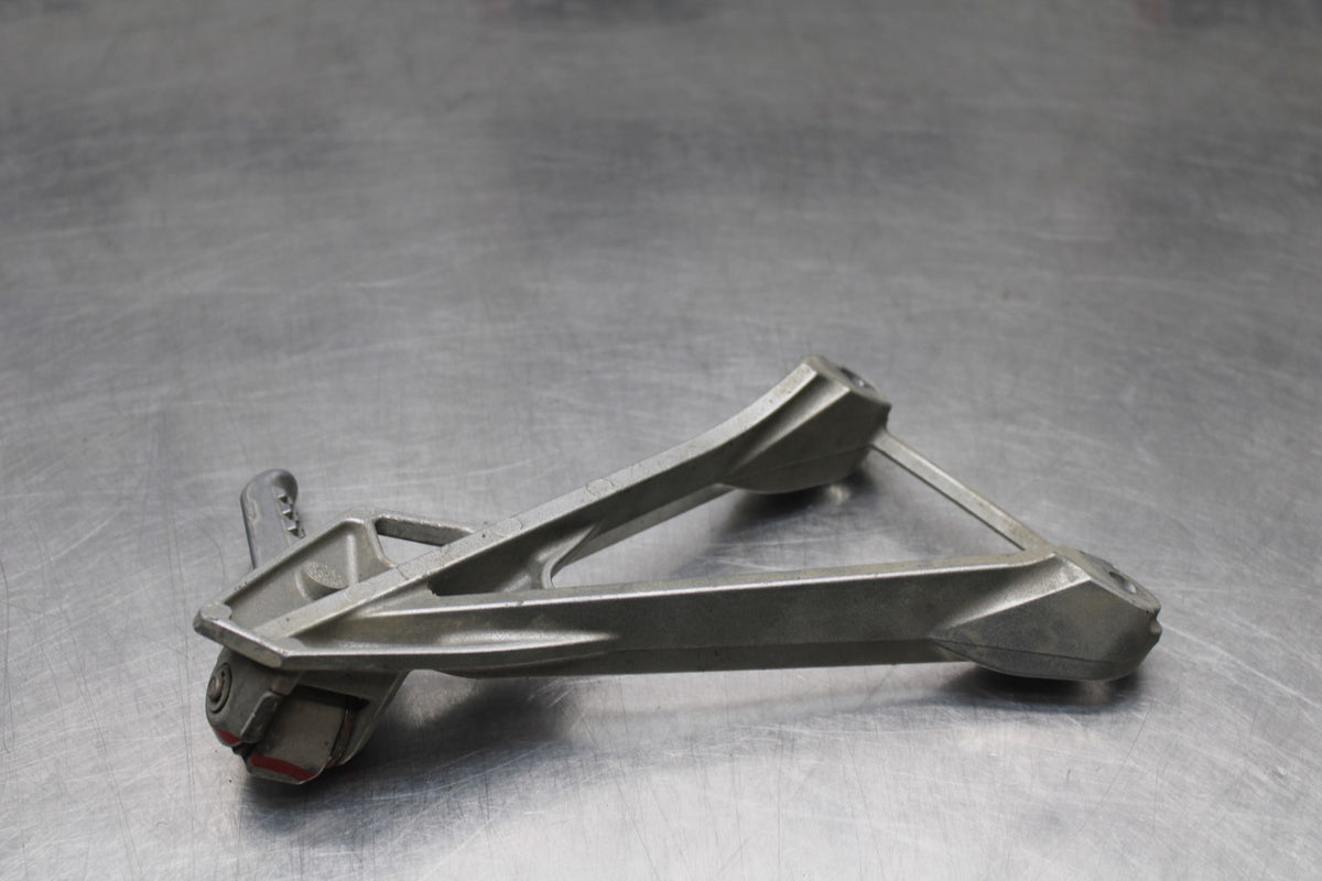 05-06 KAWASAKI NINJA ZX6R LEFT REAR BACK PASSENGER PEG BB877