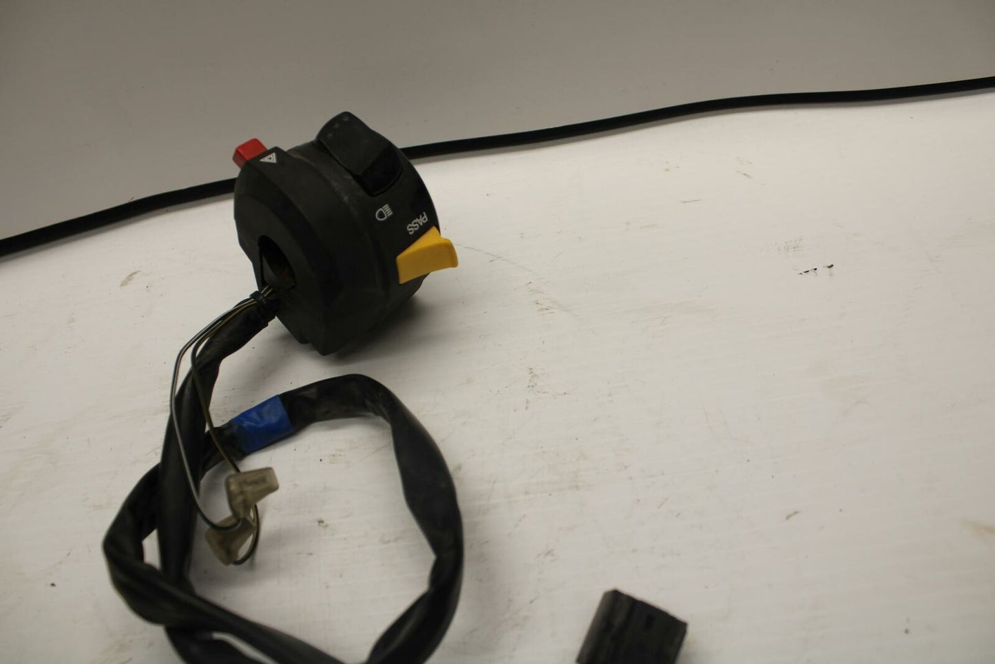 13-16 SUZUKI BANDIT 1250S ABS LEFT  HANDLE HORN SIGNALS SWITCH SWITCHES  BB238