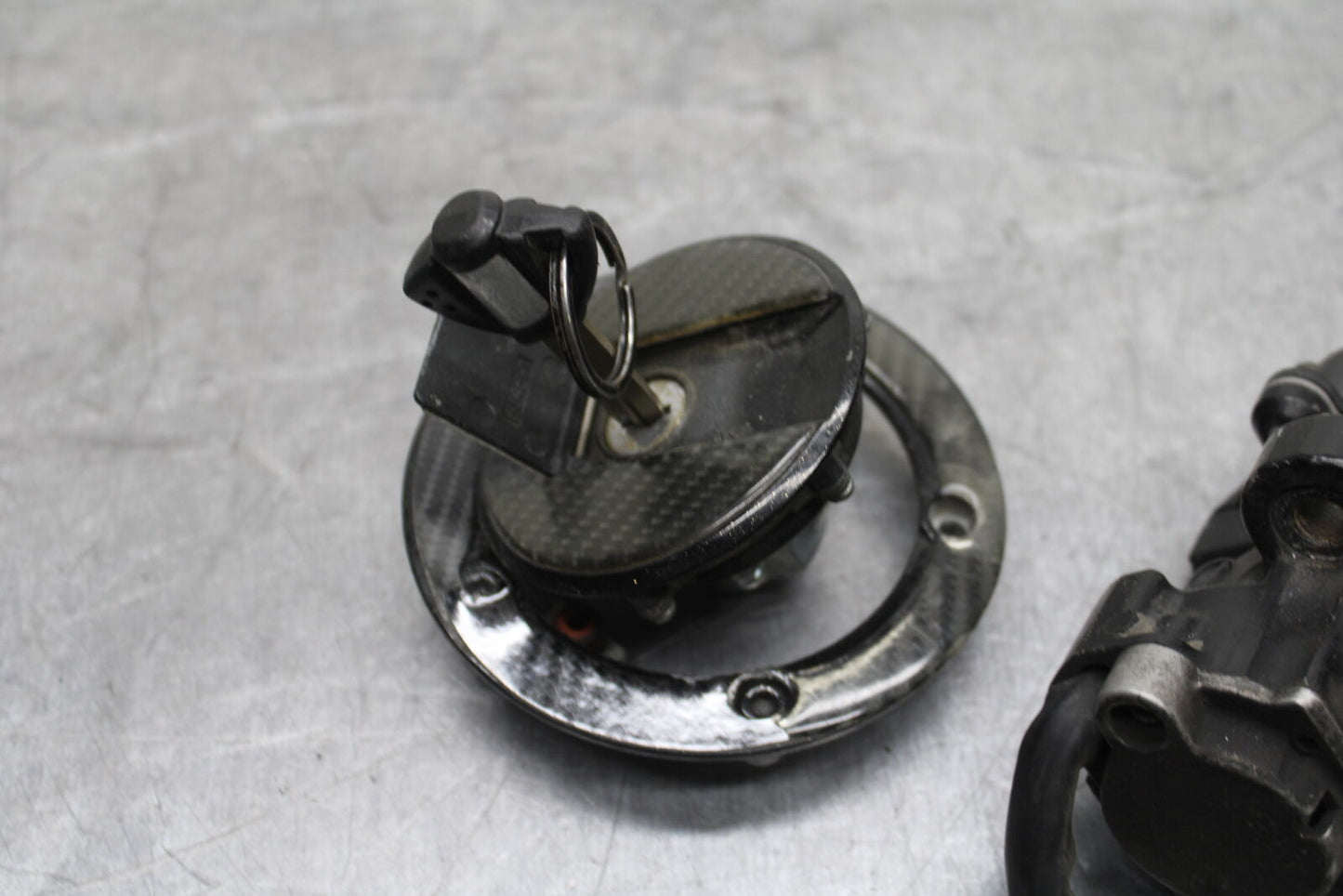 06-07 SUZUKI GSXR 600 IGNITION LOCK KEY SET W/ GAS CAP AND SEAT LOCK BB737