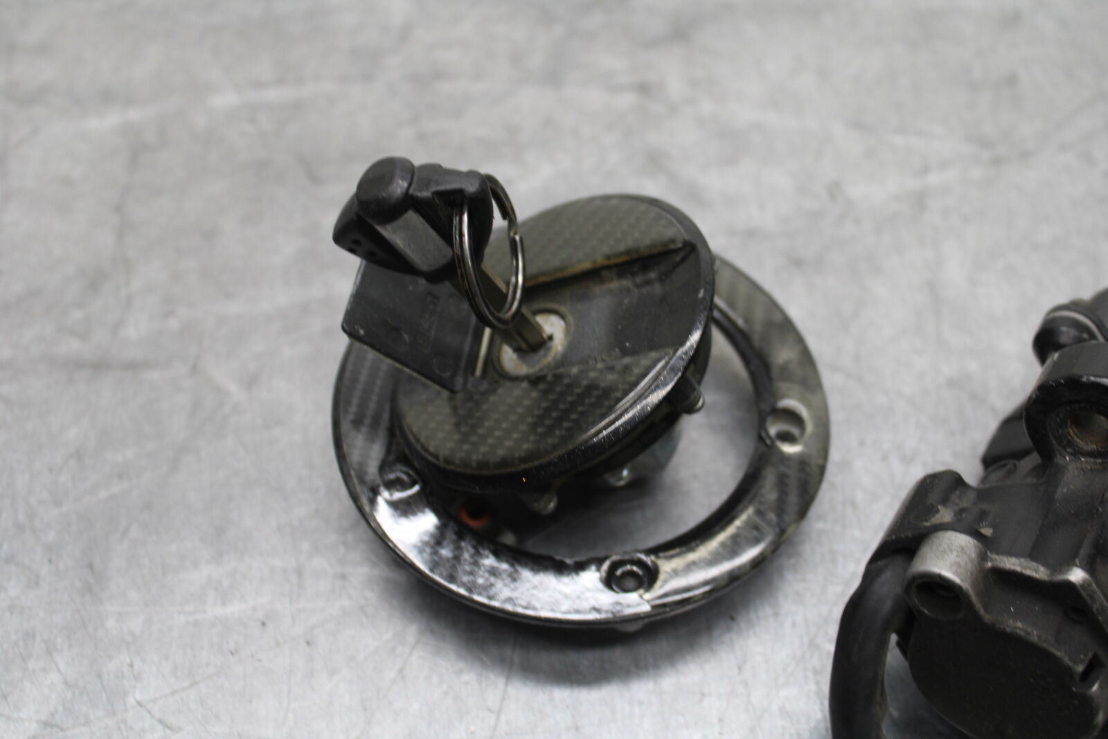 06-07 SUZUKI GSXR 600 IGNITION LOCK KEY SET W/ GAS CAP AND SEAT LOCK BB737