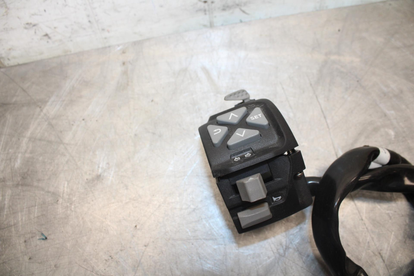 22 KTM 890 ADVENTURE   LEFT CLIP ON HANDLE HORN SIGNALS SWITCH SWITCHES BB514