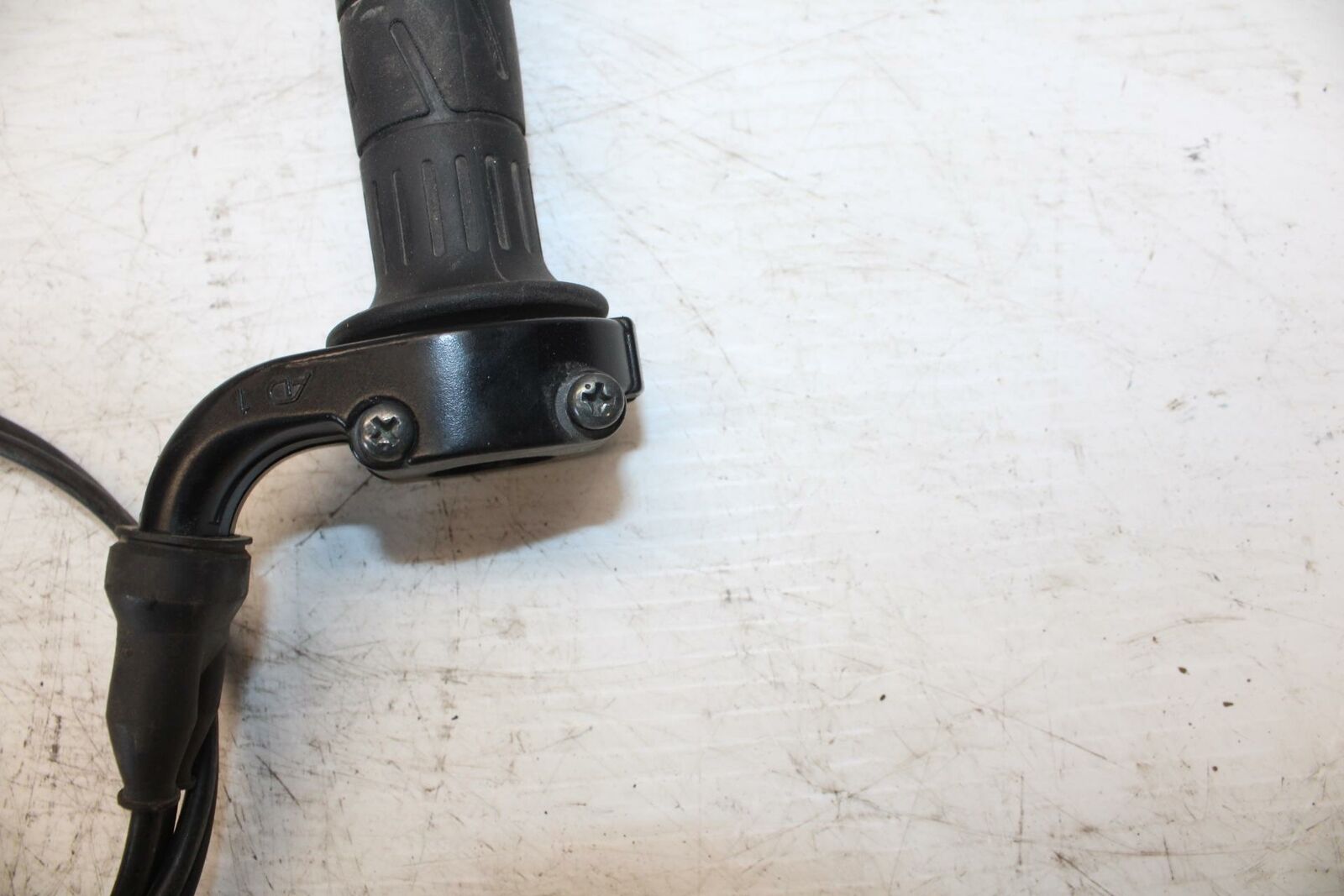 07-08 KAWASAKI NINJA ZX6R THROTTLE CABLE LINE HOUSING GUIDE BB274