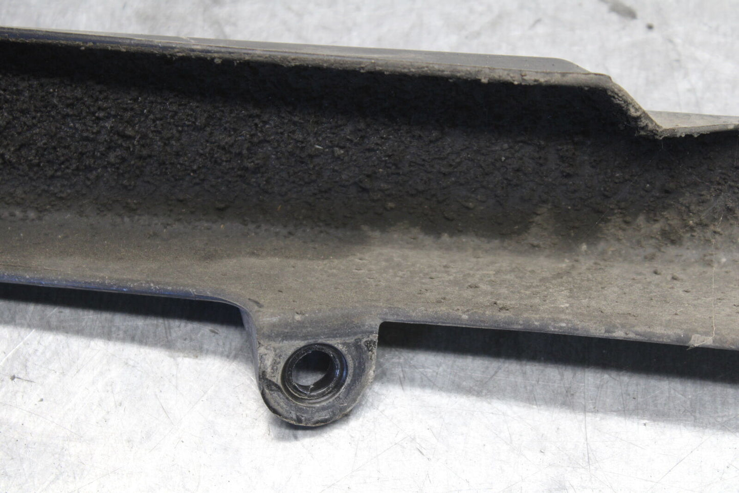 05-06 HONDA CBR600RR REAR DRIVE CHAIN GUARD COVER SHIELD 40510-MEE-010  BB689