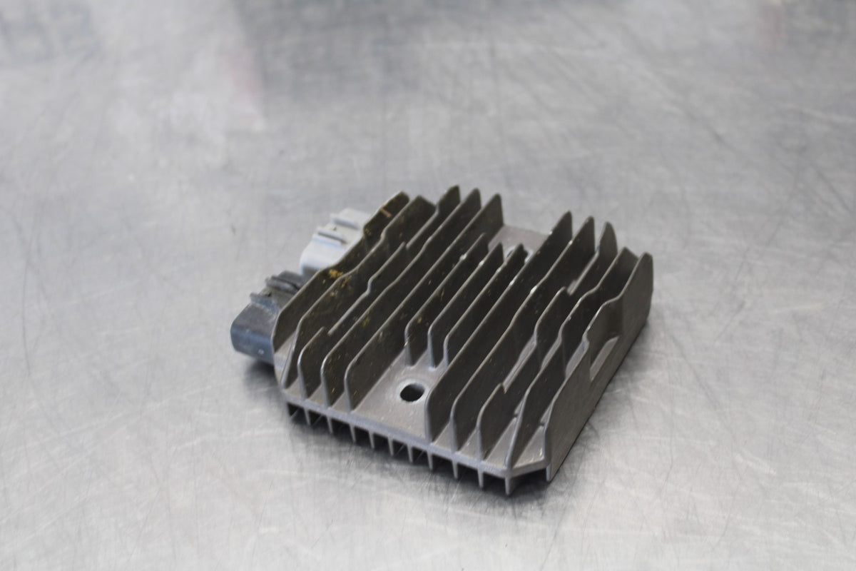13-18 KAWASAKI NINJA ZX6R RECTIFIER VOLTAGE REGULATOR BB908