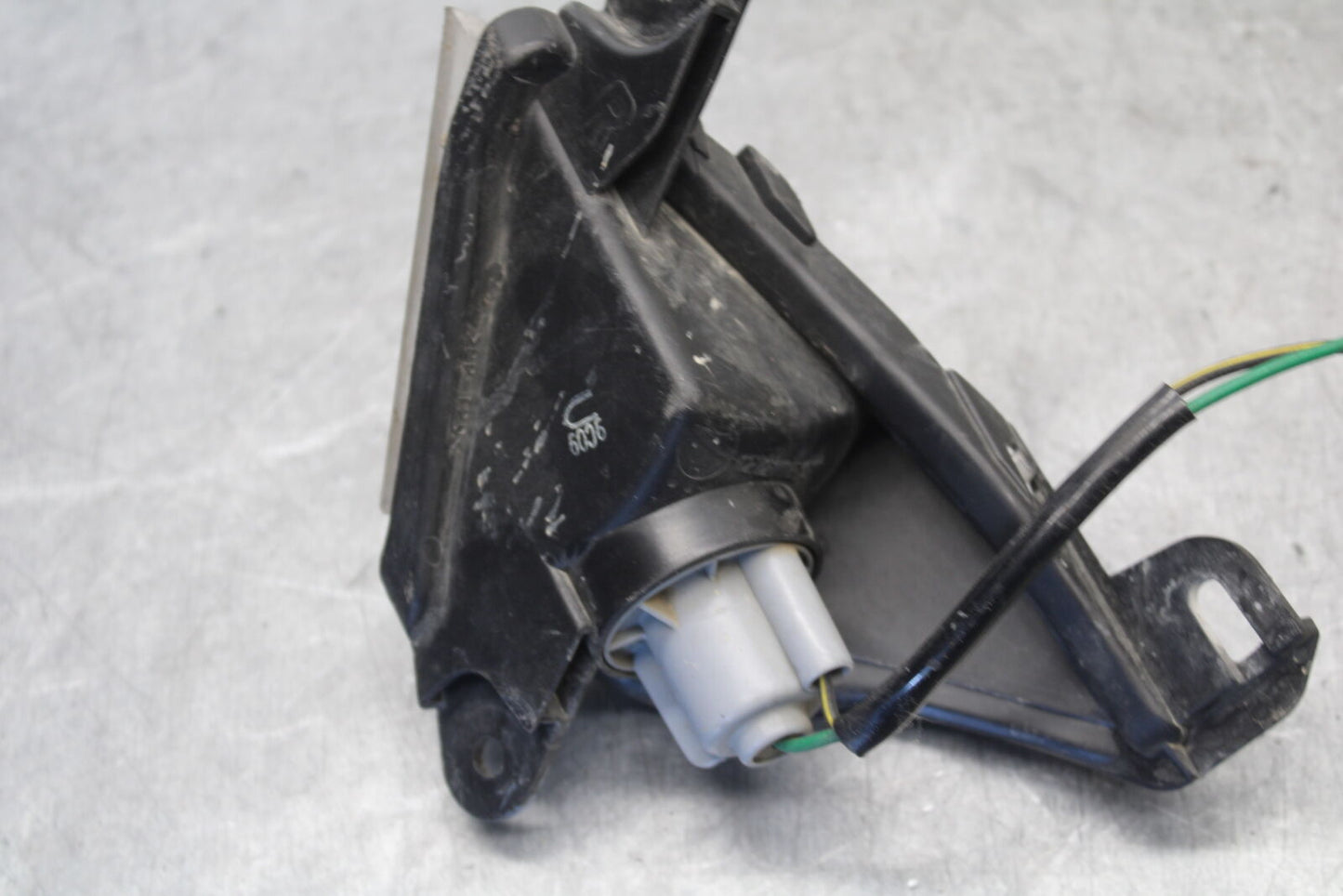 09-12 KAWASAKI NINJA ZX6R ZX600R RIGHT FRONT TURN SIGNAL LIGHT INDICATOR BB656