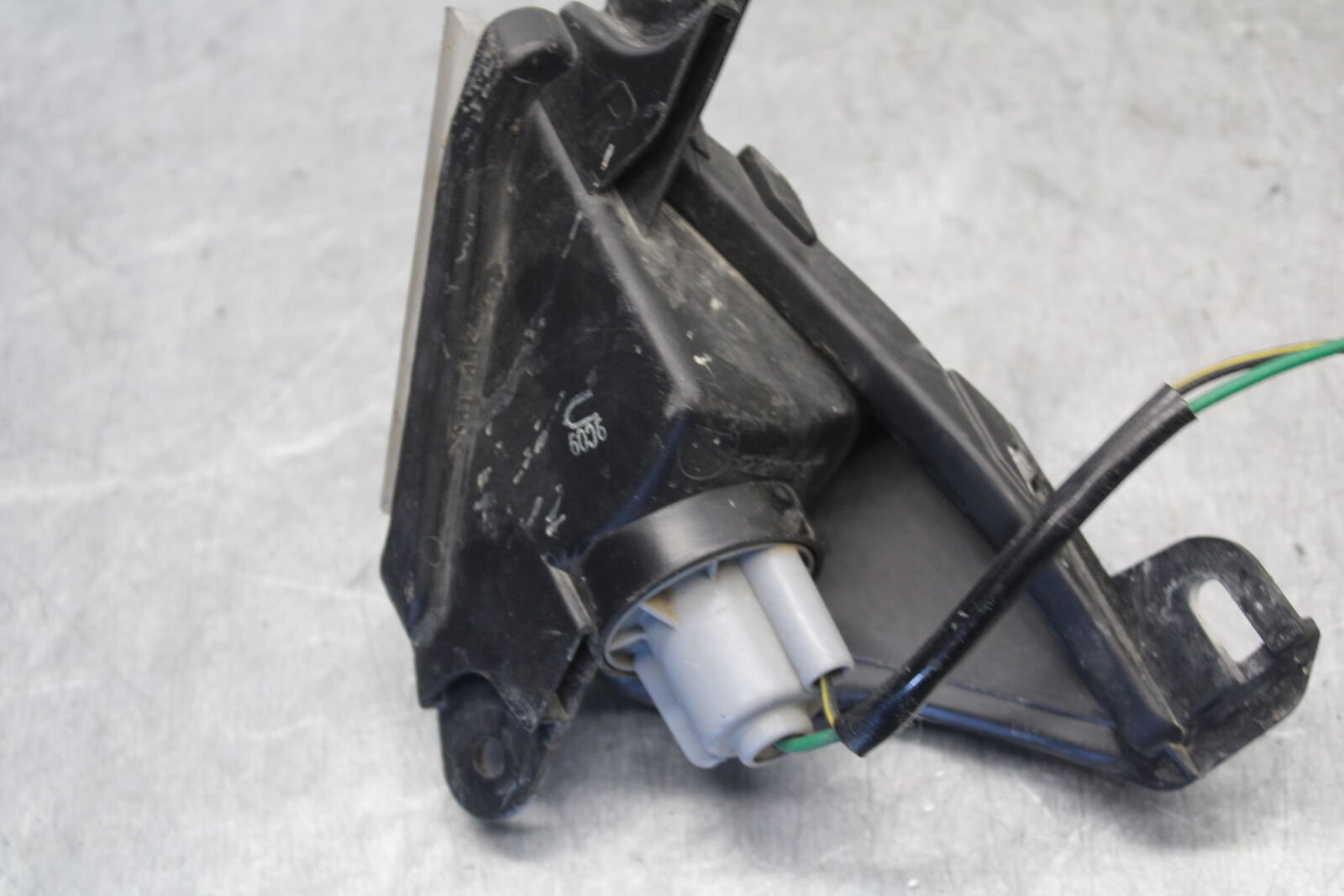 09-12 KAWASAKI NINJA ZX6R ZX600R RIGHT FRONT TURN SIGNAL LIGHT INDICATOR BB656