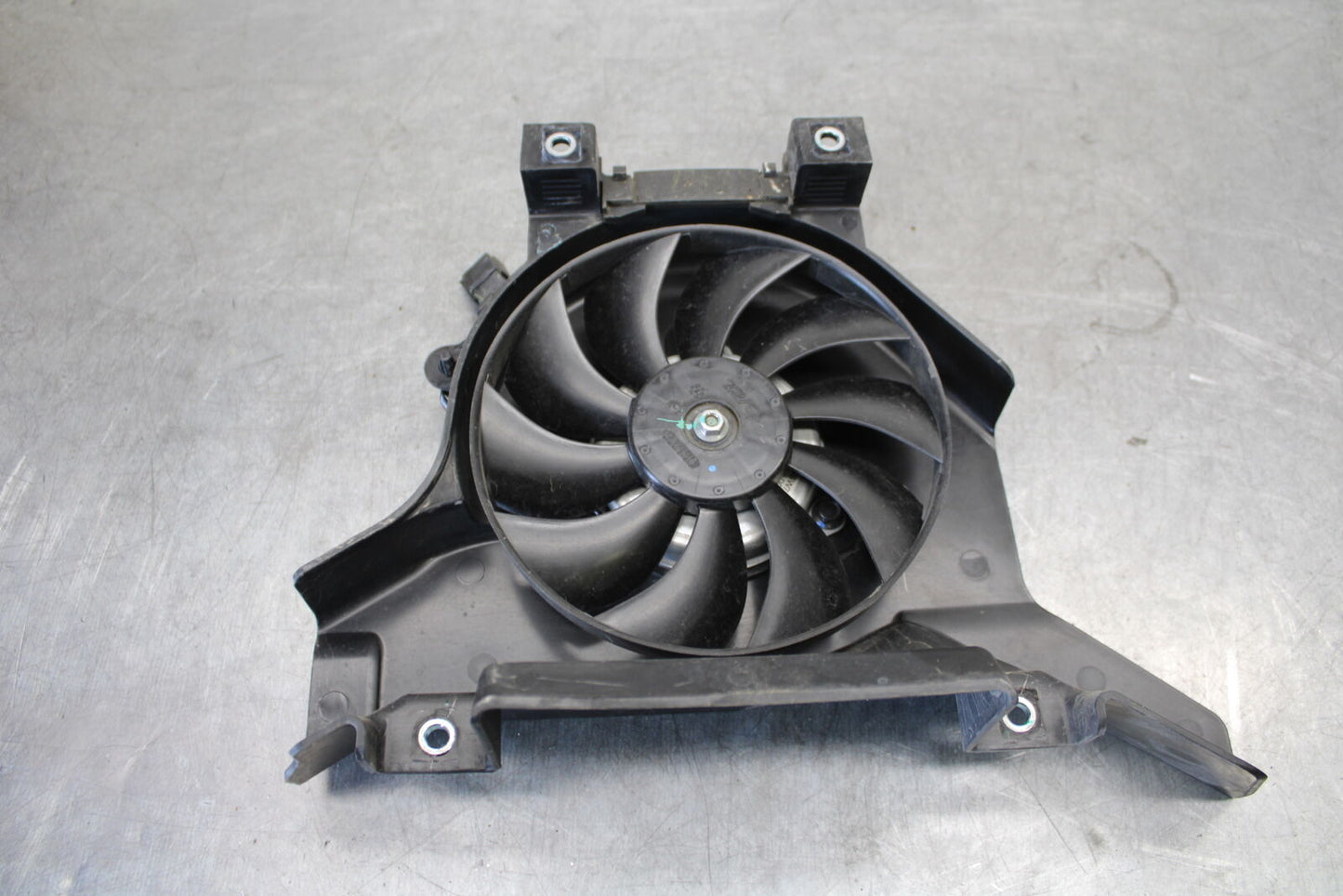 18-23 KAWASAKI NINJA 400 ENGINE RADIATOR COOLING FAN BB679