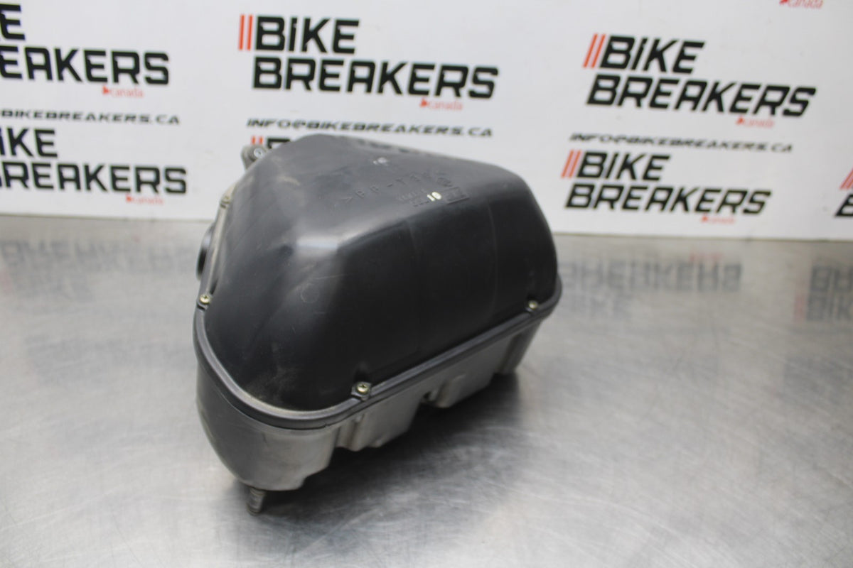 05 YAMAHA YZF R6 AIRBOX AIR INTAKE FILTER BOX BB858