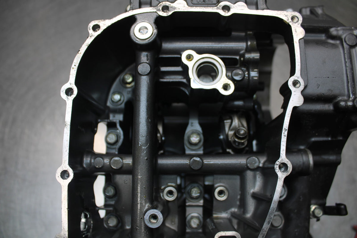 22-25 YAMAHA YZF R7 ENGINE MOTOR CRANKCASE CRANK CASES BLOCK BB850