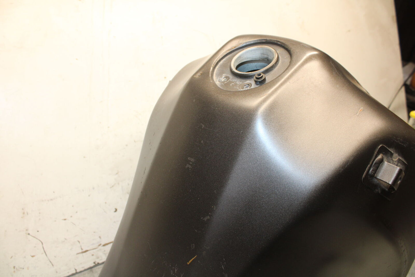 08-18 KAWASAKI KLR650 GAS TANK FUEL CELL PETROL RESERVOIR BB707