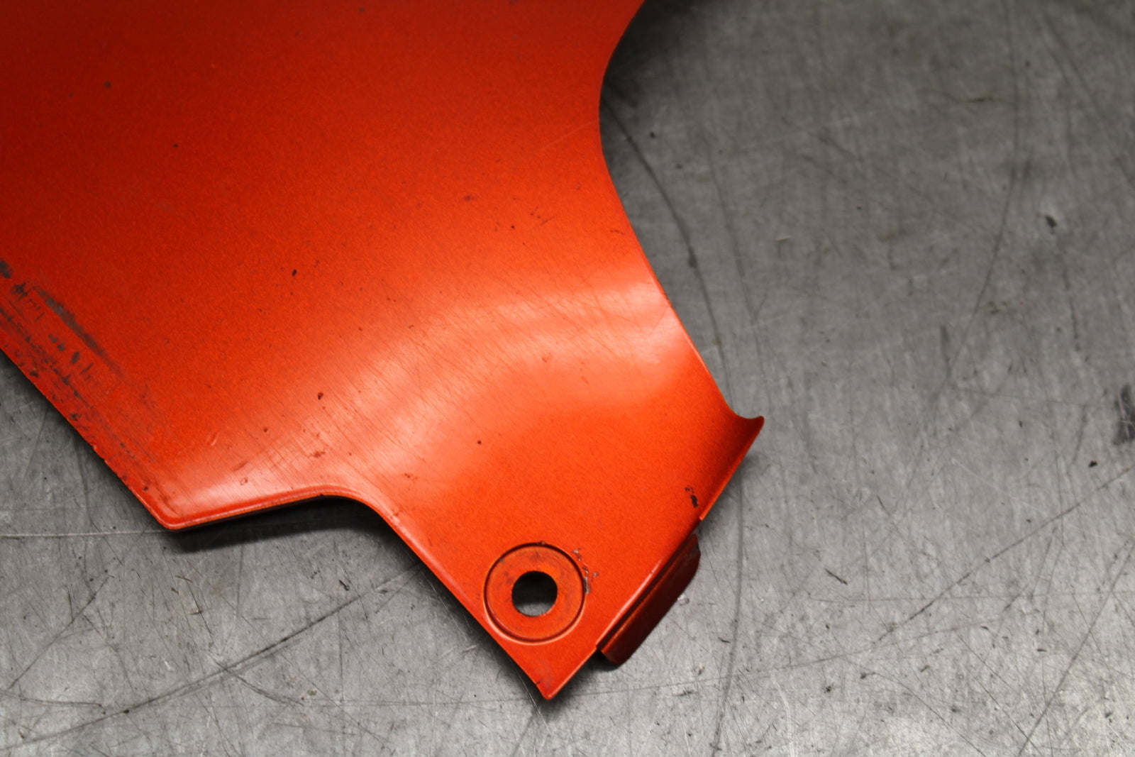 08-10 SUZUKI GSXR600 CENTER REAR BACK UNDER TAIL FAIRING COVER TRIM COWL BB92