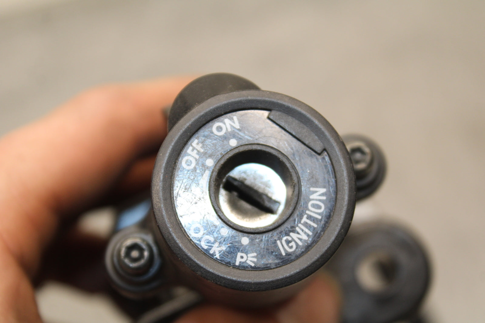 11-17 SUZUKI GSXR600 IGNITION LOCK W KEY BB132