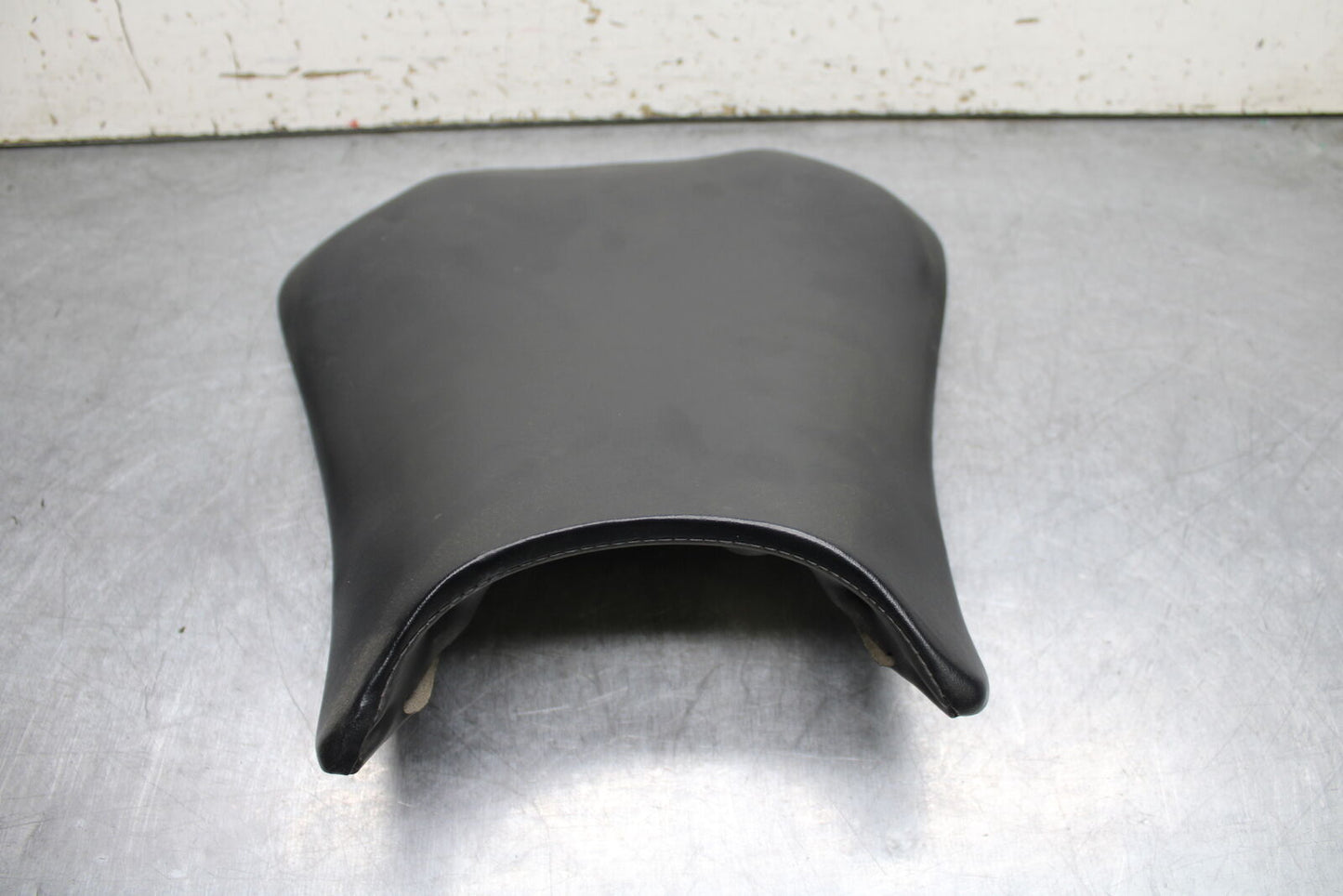 05-06 HONDA CBR600RR FRONT DRIVERS SEAT PAD SADDLE PILLION BB727
