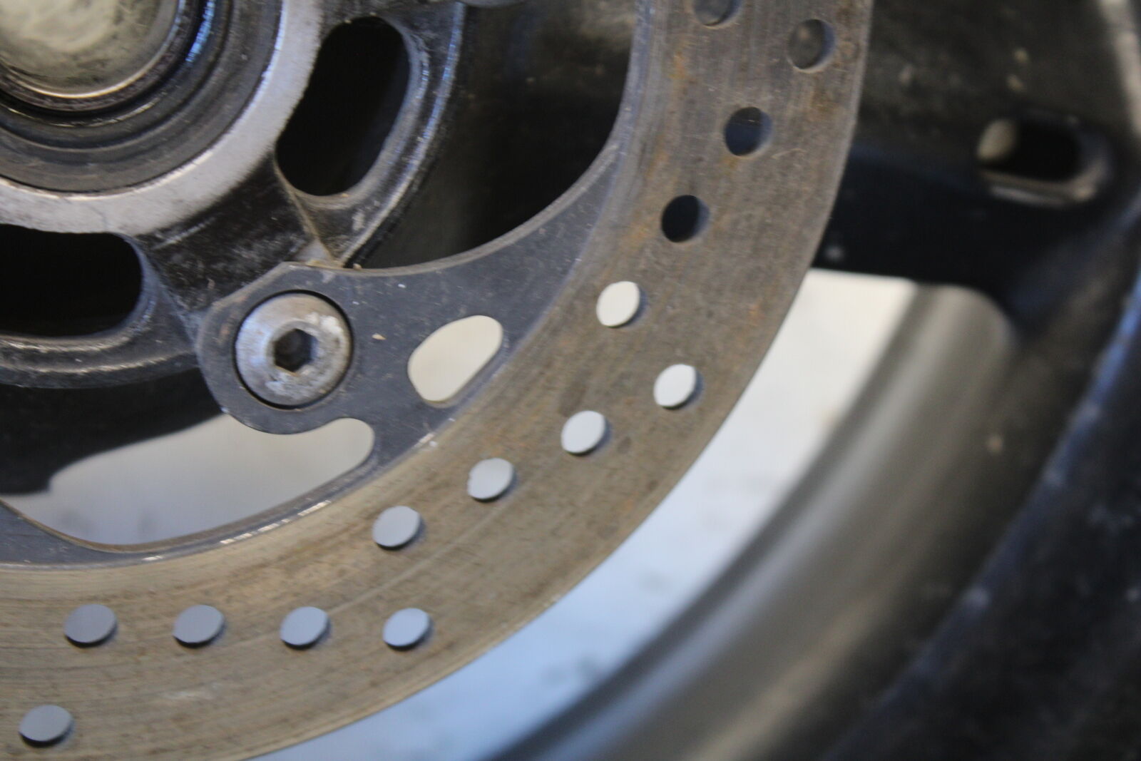 05-06 SUZUKI GSXR1000 REAR WHEEL BACK RIM BB677