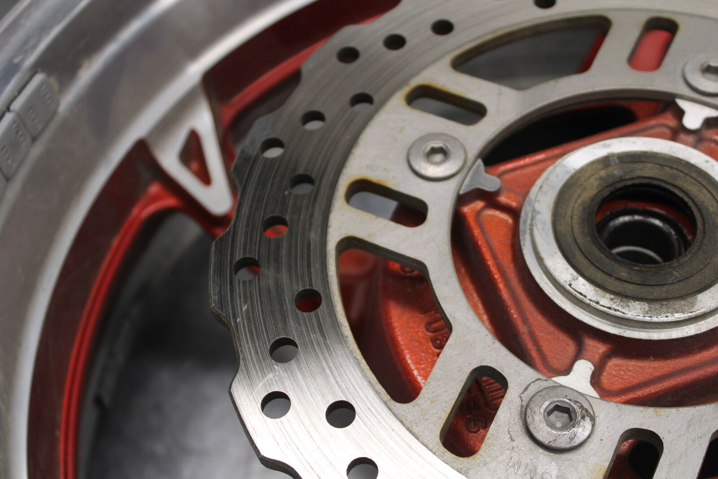 12-13 KAWASAKI Z1000 REAR WHEEL BACK RIM BB743