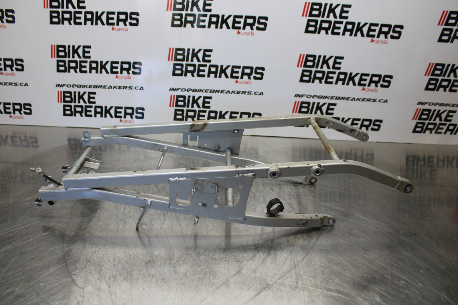 98-05 HONDA SUPER HAWK 1000 VTR1000F REAR SUBFRAME BACK SUB FRAME BB152