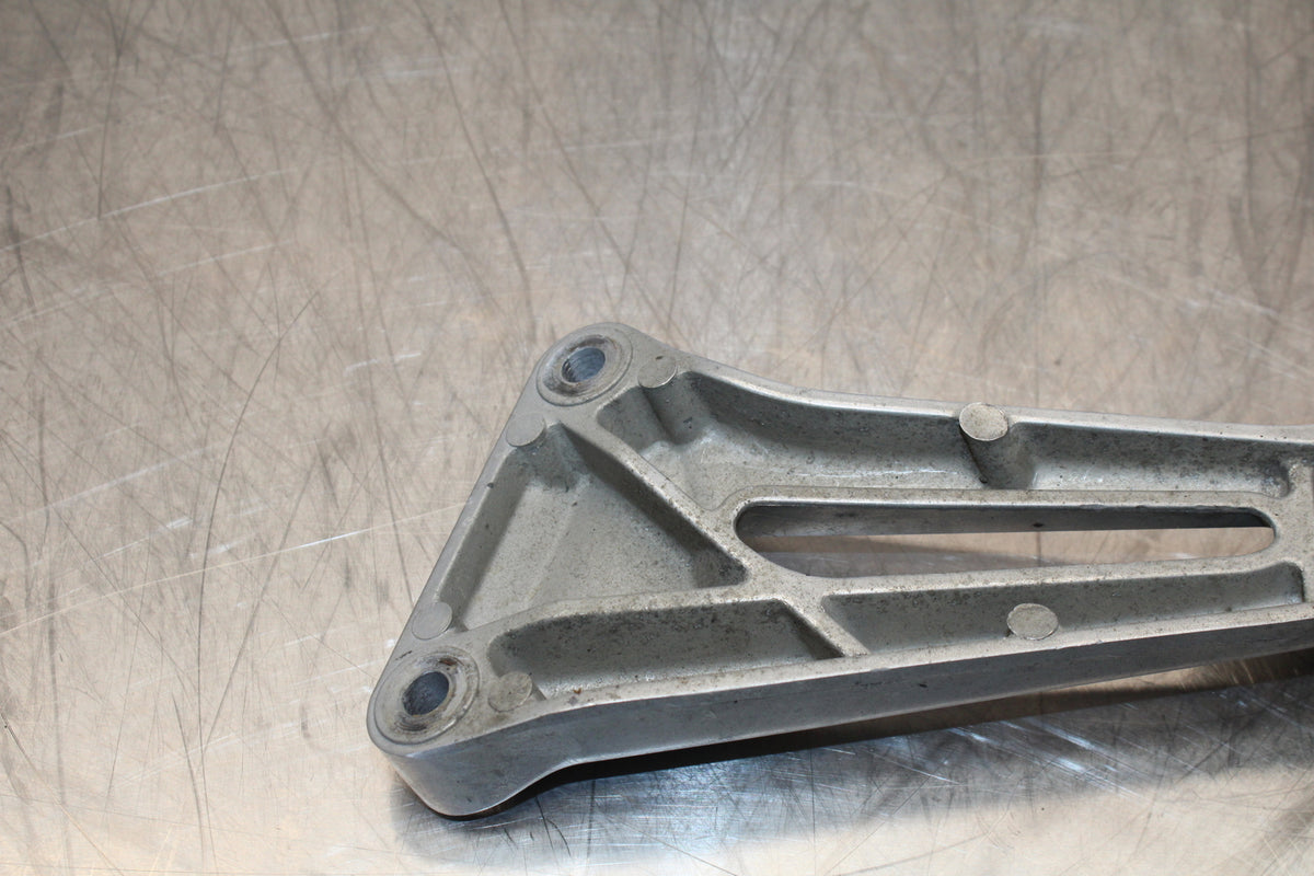 98-05 HONDA SUPER HAWK 1000 VTR1000F REAR BACK PASSENGER PEG SET PAIR BB152