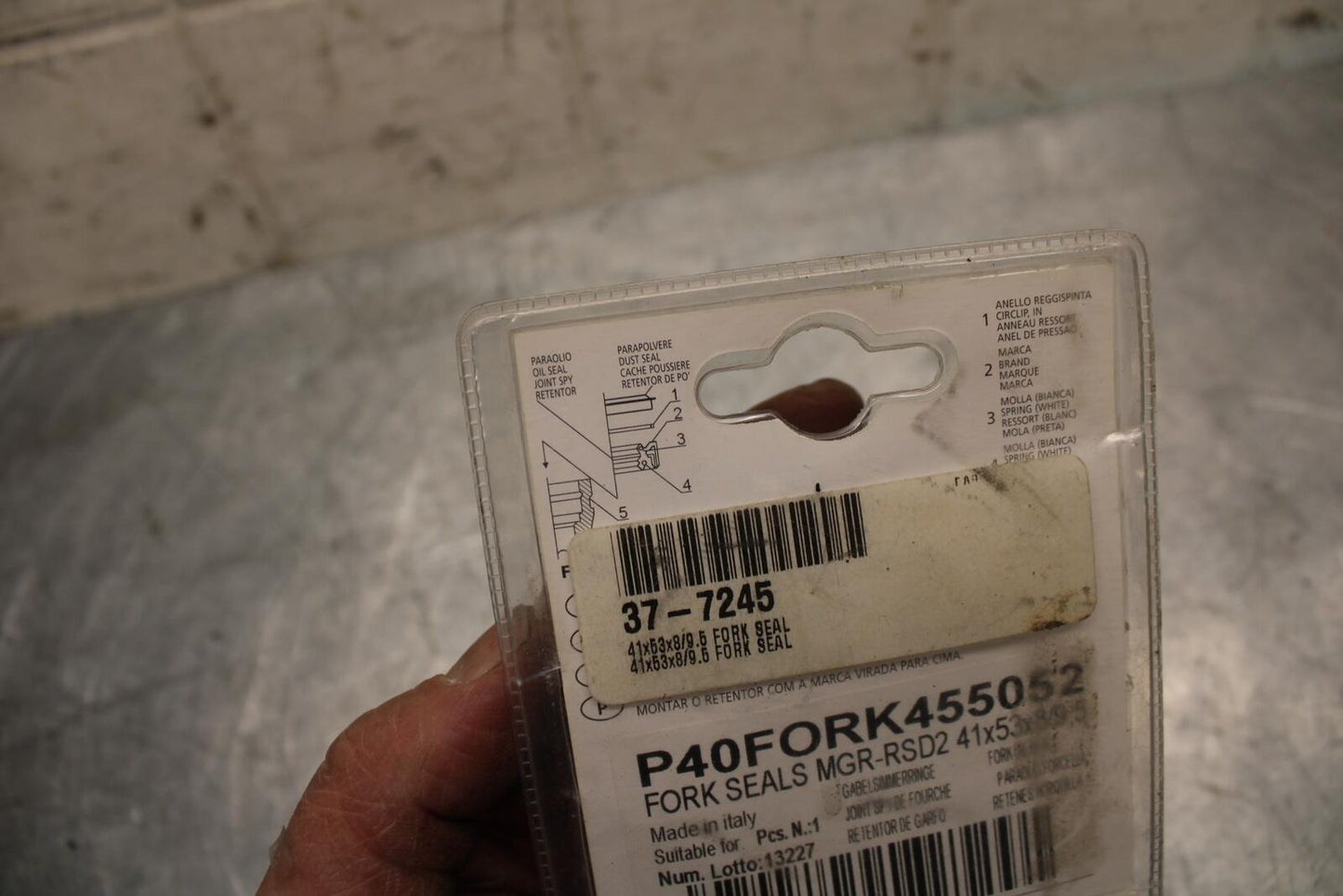 2005 Kawasaki Ninja ZX6R ZX636C FRONT FORK OIL SEAL  BB03