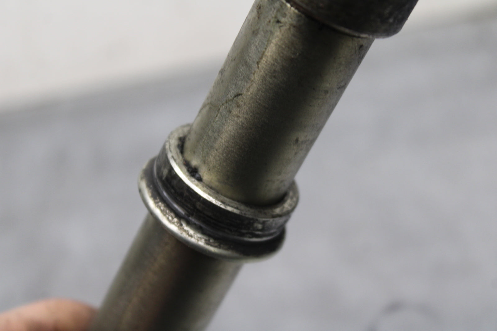 08-10 SUZUKI GSXR750 FRONT WHEEL RIM AXLE PIVOT BOLT BB127