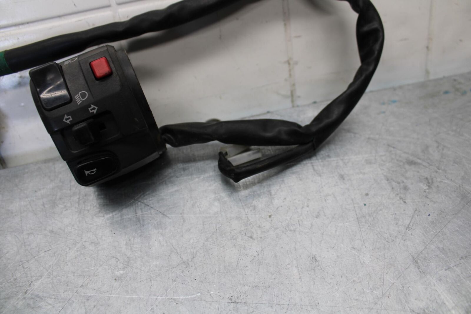 06-07 KAWASAKI NINJA ZX14R LEFT CLIP ON HANDLE SIGNALS SWITCH SWITCHES BB433