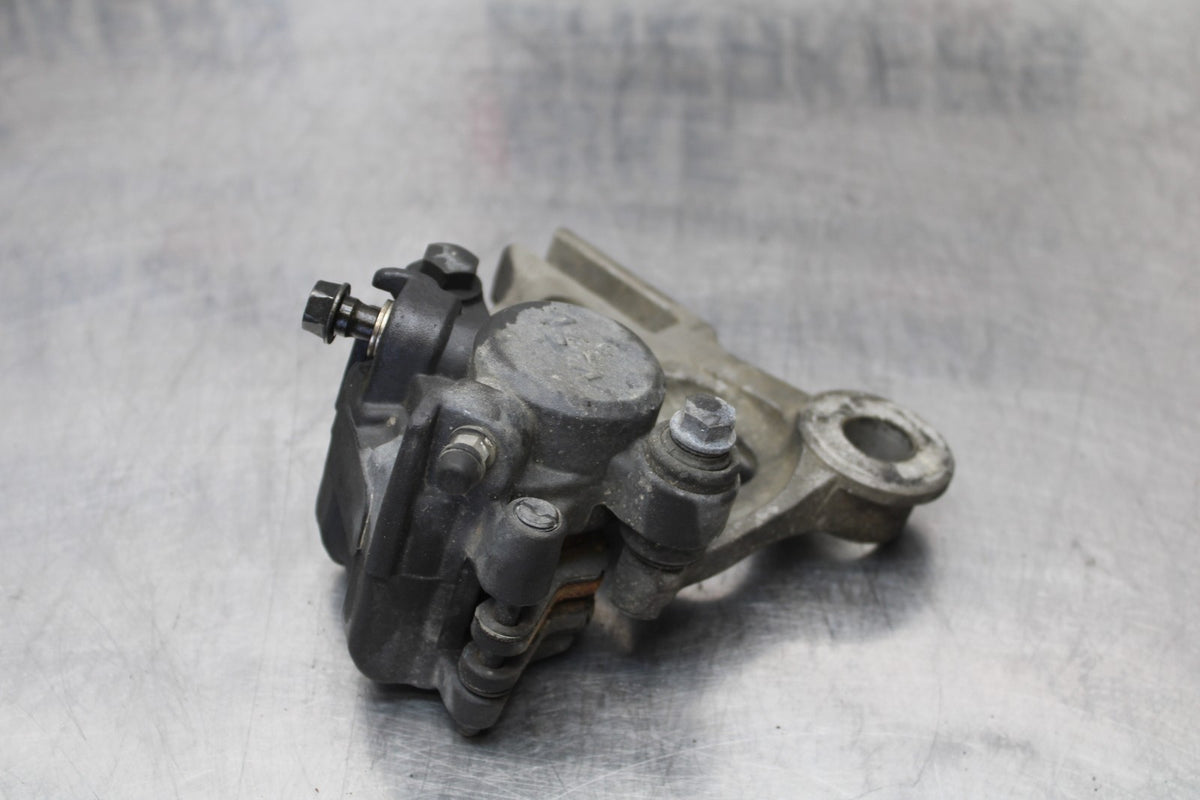 01-06 HONDA CBR600F4I REAR BACK BRAKE CALIPER W MOUNT BRACKET BB185