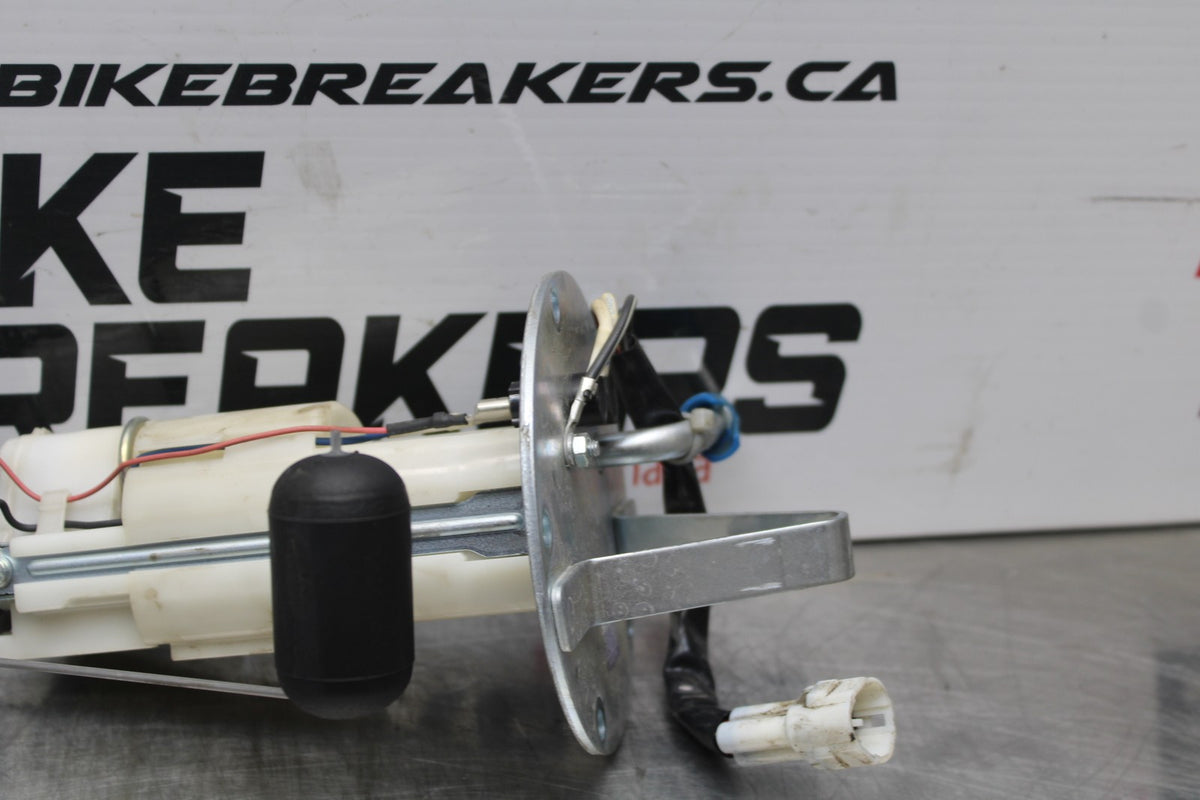 08-10 SUZUKI GSXR 600 FUEL PUMP GAS PETROL SENDER UNIT BB765