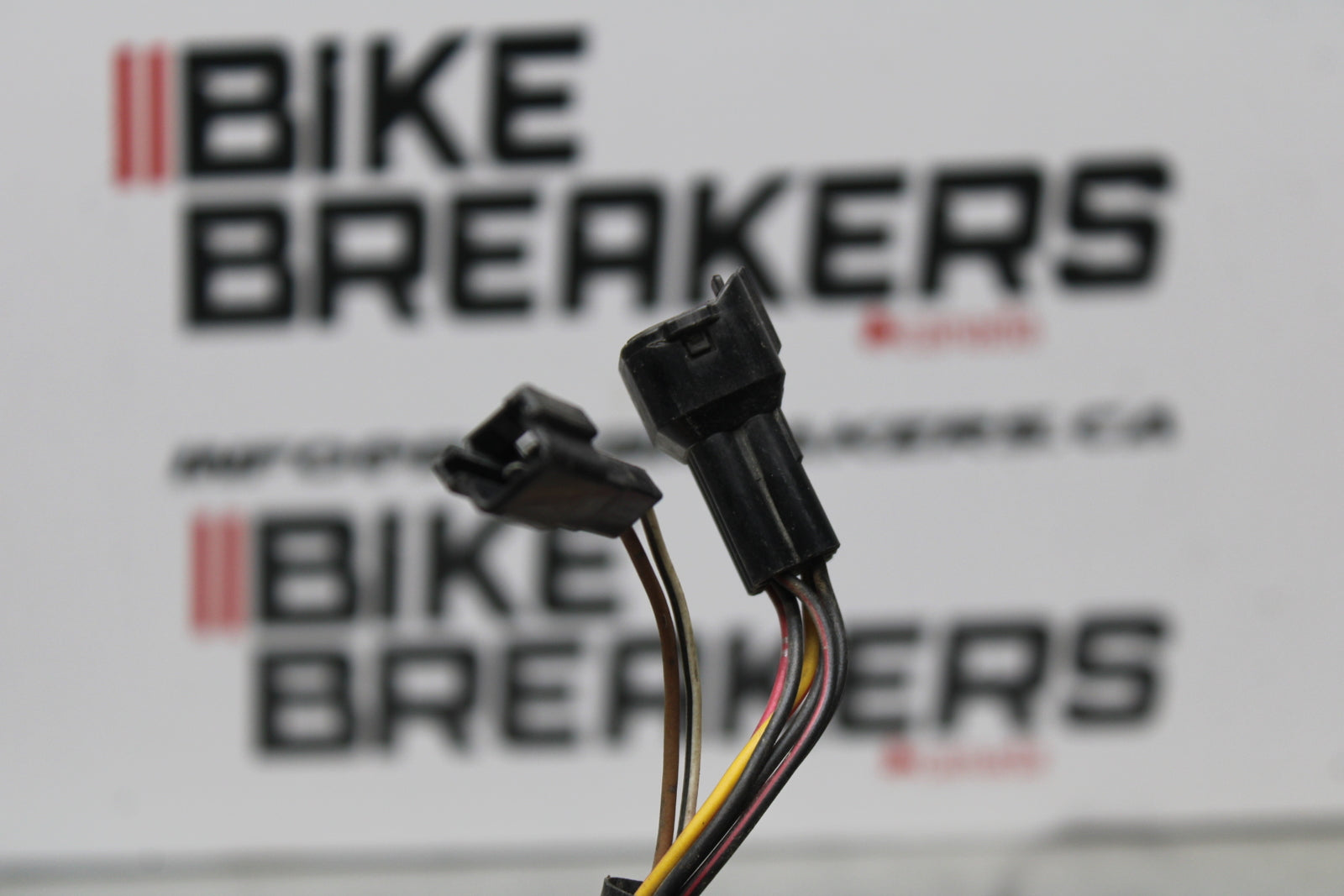 04-05 KAWASAKI NINJA ZX10R RIGHT CLIP ON HANDLE KILL OFF START SWITCHES BB163