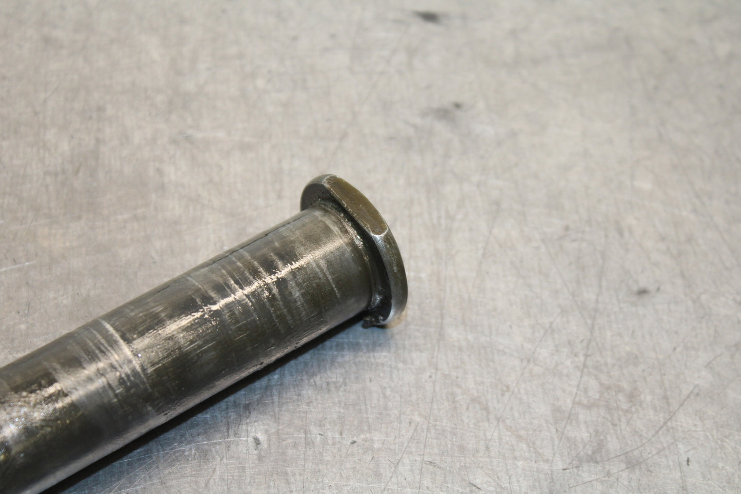 06-07 YAMAHA YZF R6 REAR AXLE BACK WHEEL RIM PIVOT BOLT AXEL BB742