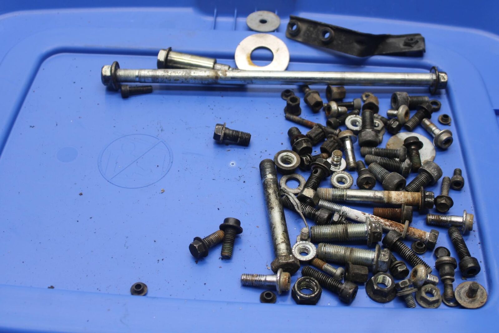 1988 Yamaha FZ600 MISCELLANEOUS BOLTS HARDWARE MOTOR SCREWS BB601