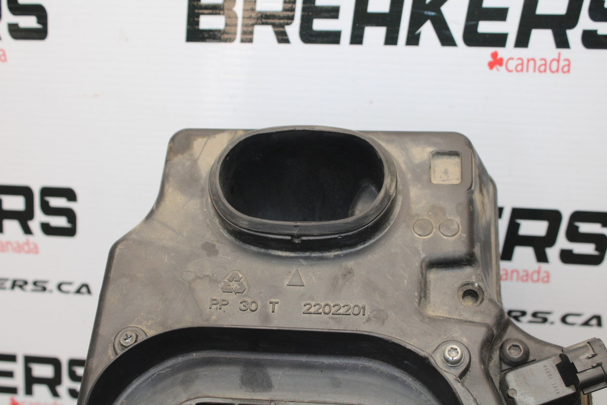 05 TRIUMPH ROCKET III AIRBOX AIR INTAKE FILTER BOX BB186