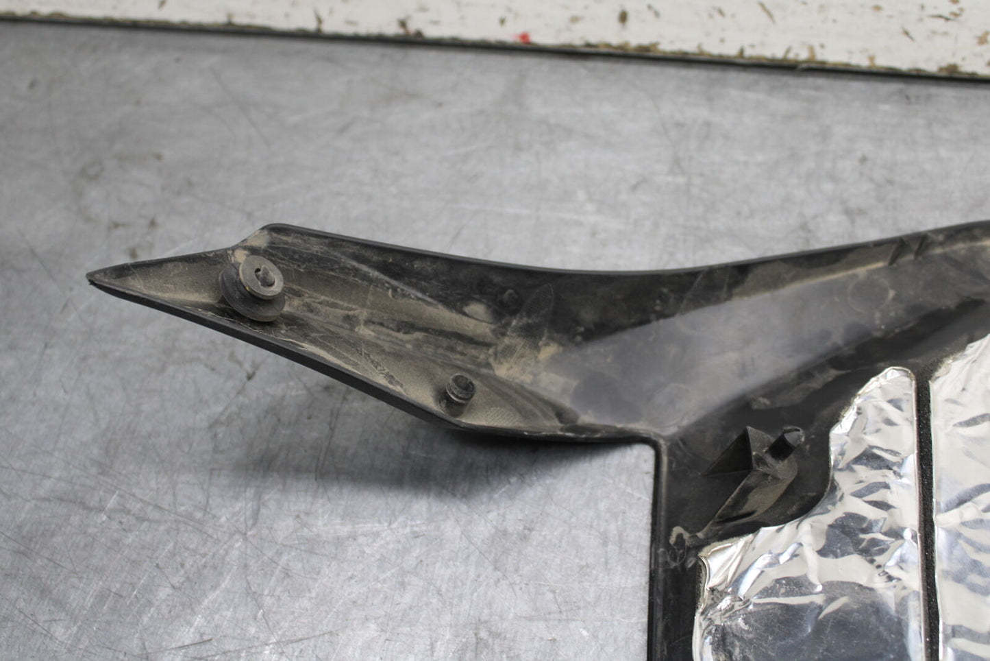 18-24 KAWASAKI NINJA 650 LEFT & RIGHT MID UPPER SIDE FAIRING COWL PLASTIC BB725